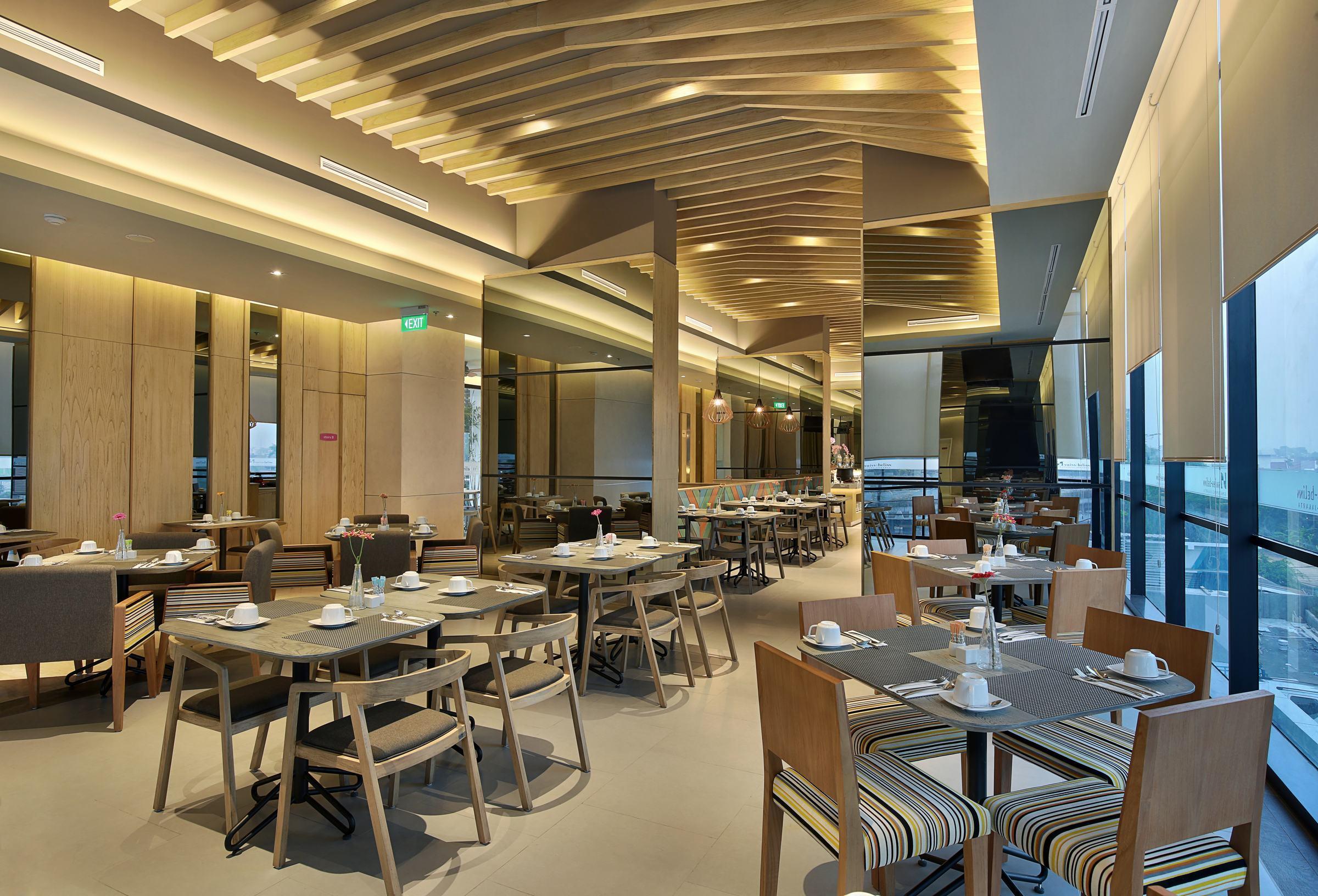 Swiss-Belinn Simatupang Jakarta Exterior photo