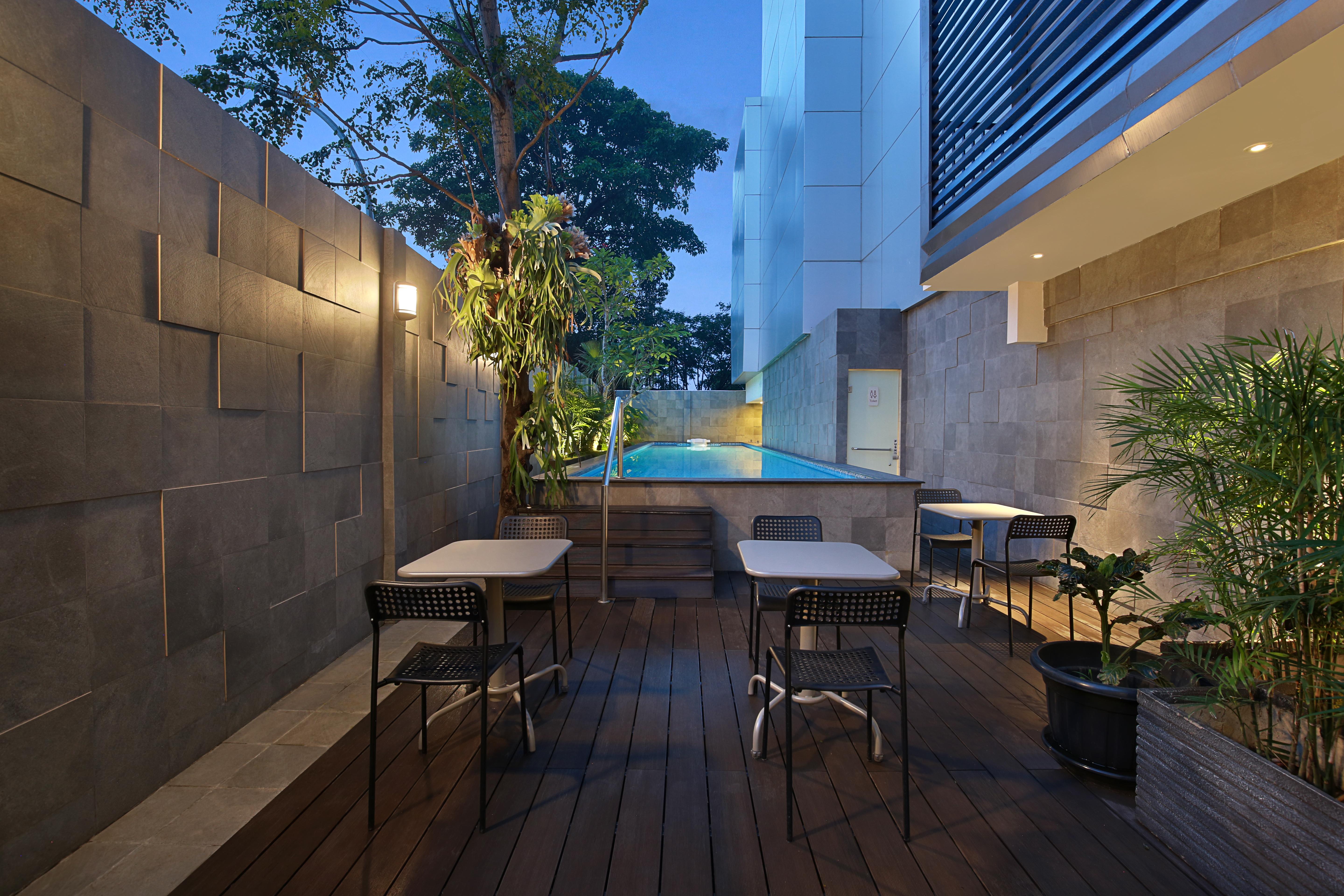 Swiss-Belinn Simatupang Jakarta Exterior photo
