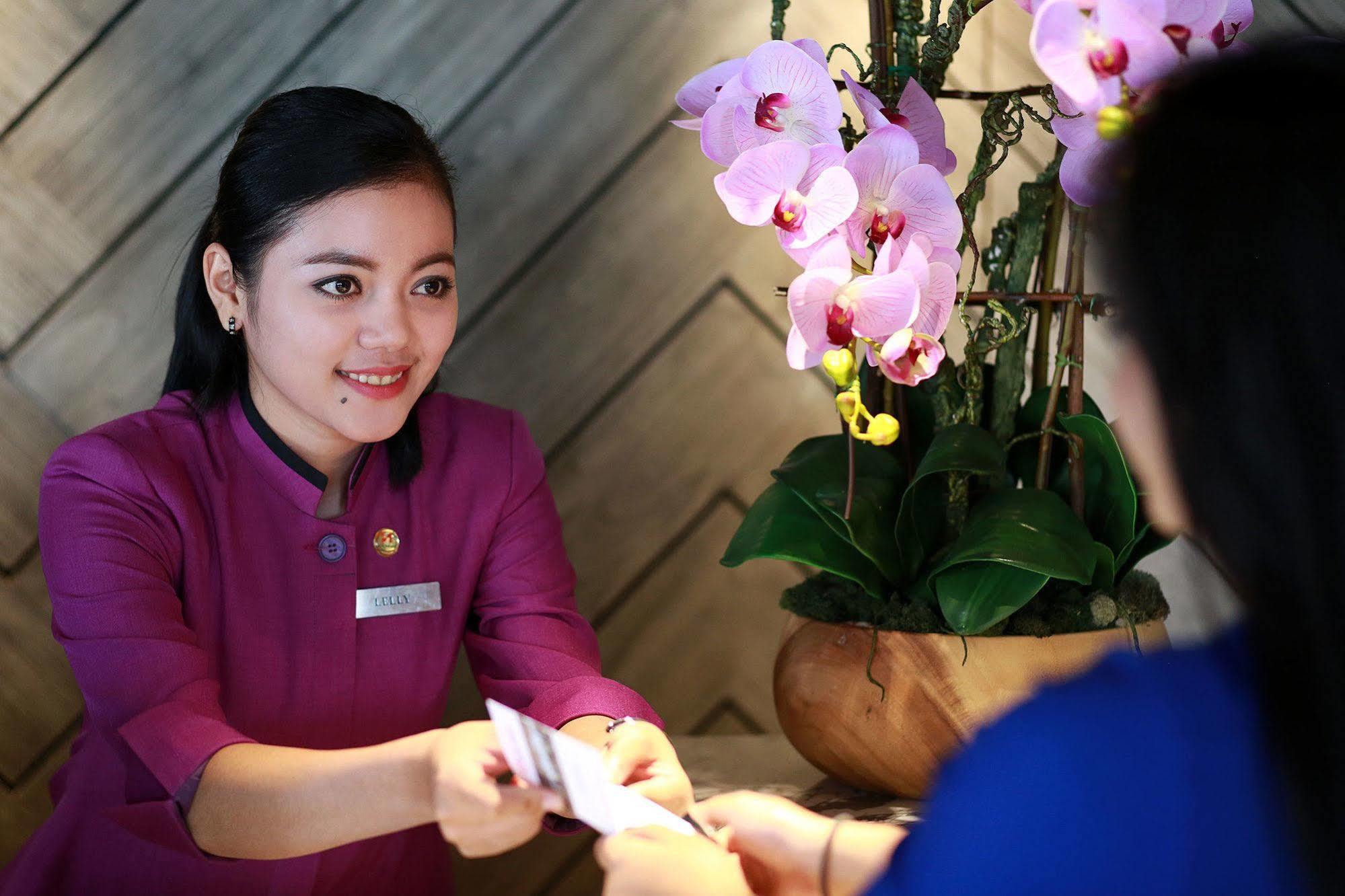 Swiss-Belinn Simatupang Jakarta Exterior photo